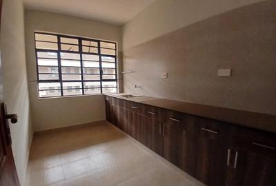 6,500 ft² Warehouse with Parking in Ruiru - 2