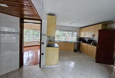 4 Bed House with En Suite in Thigiri