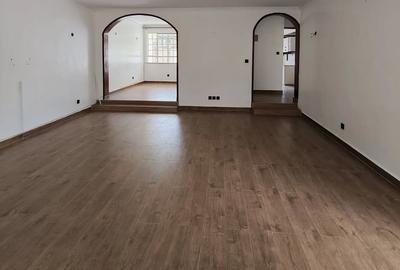 5 Bed Townhouse with En Suite in Lavington - 3