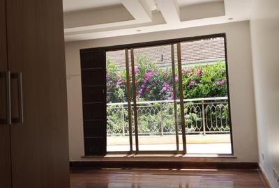 5 Bed Townhouse with En Suite in Lavington - 2