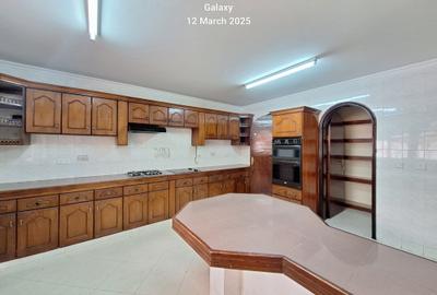 4 Bed Townhouse with En Suite at Close To German Embassy. - 3