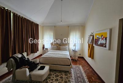 5 Bed House with En Suite in Rosslyn