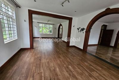 5 Bed House with En Suite in Rosslyn - 4