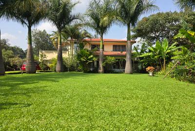 5,000 ft² Commercial Property with Service Charge Included in Ridgeways - 2