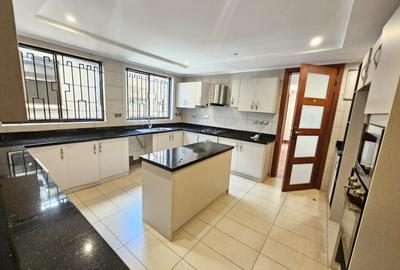 5 Bed House with En Suite in Lavington