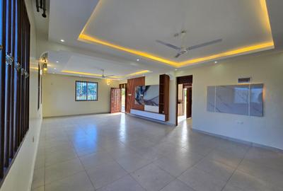 3 Bed House with Swimming Pool at Tezo - 2