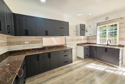 4 Bed House with En Suite in Kitisuru - 2