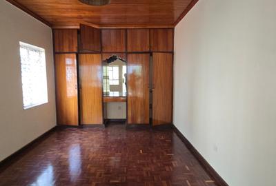 5 Bed Townhouse with En Suite at Kileleshwa Gatundu