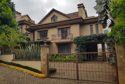 5 Bed Townhouse with En Suite at Convent Drive