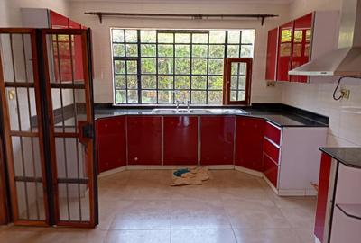 4 Bed Townhouse with En Suite in Runda