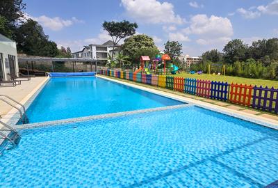 4 Bed Apartment with En Suite at Two Rivers Loft - 2