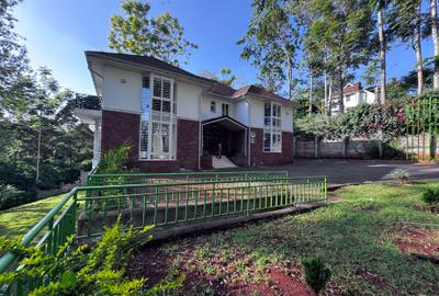 5 Bed Townhouse with En Suite in Rosslyn