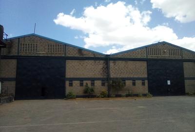 Warehouse with Service Charge Included at North Airport Rd