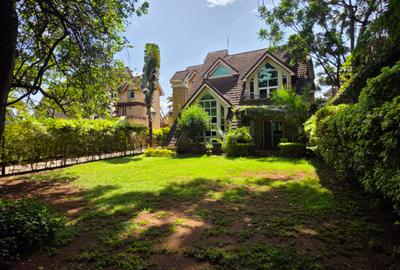 5 Bed Villa with En Suite in Lavington - 2
