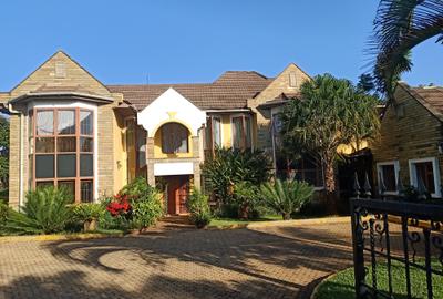 5 Bed Townhouse with En Suite at Runda - 2