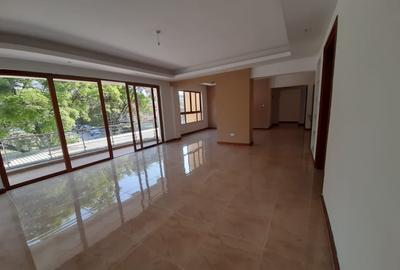 3 Bed Apartment with En Suite in Lavington