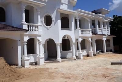 8 Bed House with En Suite in Nyali Area