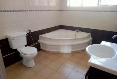 4 Bed Townhouse with En Suite in Runda