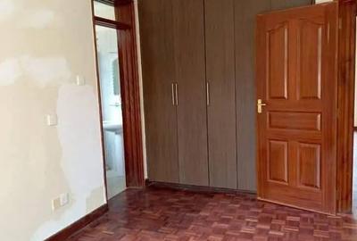 4 Bed Townhouse with En Suite at Red Hill
