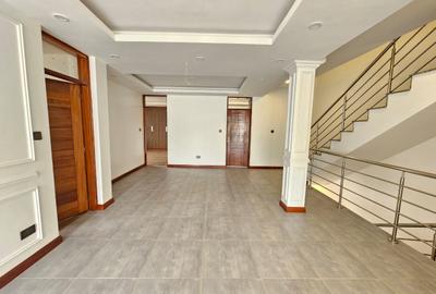 5 Bed House with En Suite in Kyuna