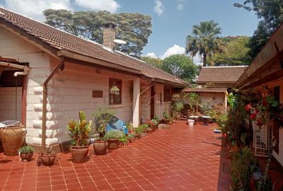 4 Bed House with En Suite at Rosslyn Lone Tree