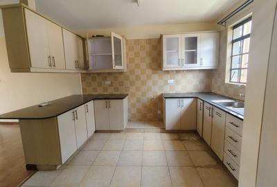 3 Bed Apartment with En Suite in Riverside
