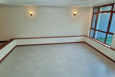 5 Bed Townhouse with En Suite at Eastern Bypass