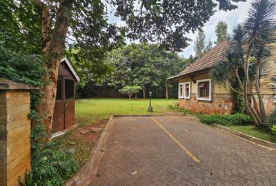 4 Bed House with En Suite in Runda