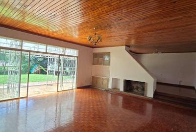 4 Bed House with En Suite at Loresho Crescent - 2