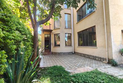 5 Bed Townhouse with En Suite at Brookside Drive - 4