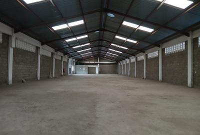 10,500 ft² Warehouse with Parking in Industrial Area - 3