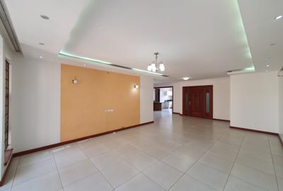 3 Bed Apartment with En Suite in Parklands - 2