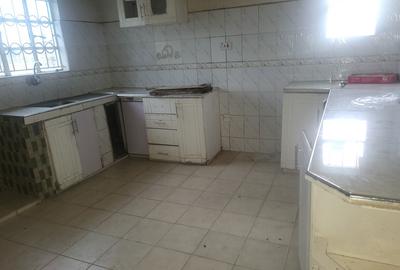 3 Bed House with En Suite in Joska