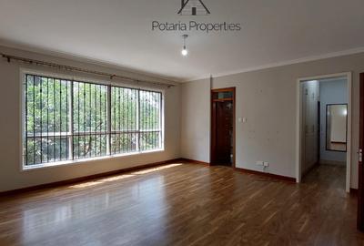 3 Bed Apartment with En Suite in Riverside