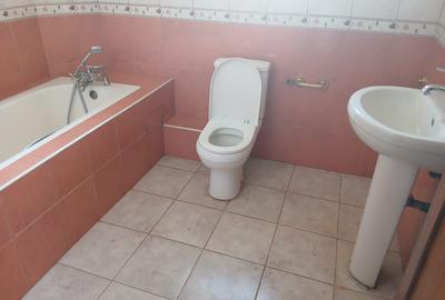 5 Bed House with En Suite at