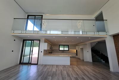 5 Bed Townhouse with En Suite in Lavington
