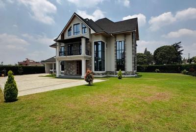 5 Bed Villa with En Suite in Runda