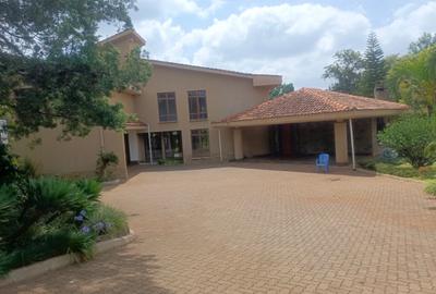 5 Bed House with En Suite in Runda - 2