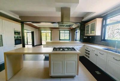 5 Bed House with En Suite at Muthangari