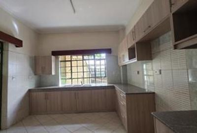 4 Bed Townhouse with En Suite at Lavington Green - 3