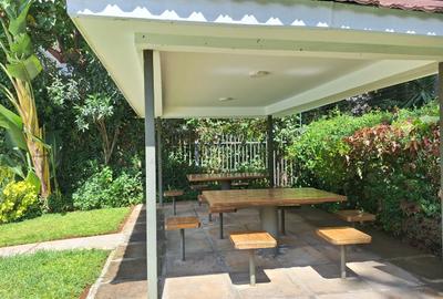 5 Bed Townhouse with En Suite in Spring Valley