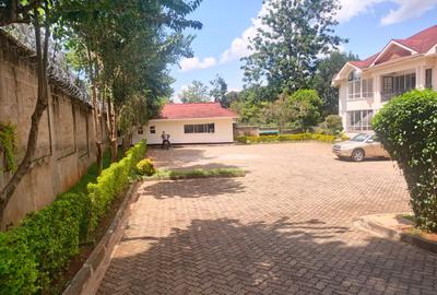 1 Bed Apartment with En Suite at Thigiri