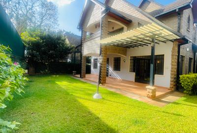 5 Bed Townhouse with En Suite in Lavington - 2