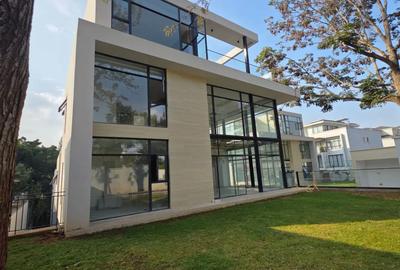6 Bed Townhouse with En Suite in Lavington