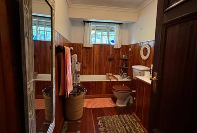 4 Bed House with En Suite in Kiambu Road