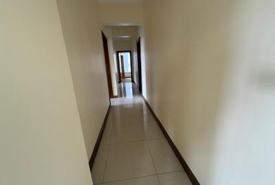 4 Bed Apartment with En Suite in Parklands - 4