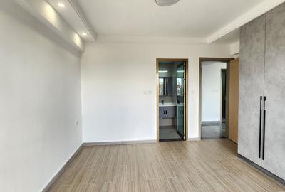 2 Bed Apartment with En Suite in Riverside - 3