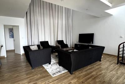 Serviced 3 Bed Apartment with En Suite in Riverside