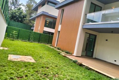 5 Bed Townhouse with En Suite in Lavington