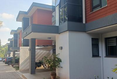 5 Bed Townhouse with En Suite at Lavington